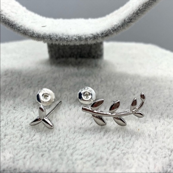 Sterling Silver 925 Stud Earrings - Picture 4 of 5